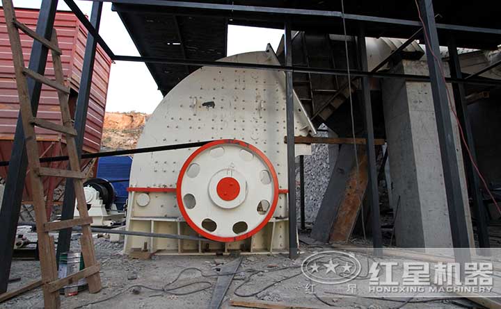 江苏/扬州客户时产200吨玄武岩破碎现场
