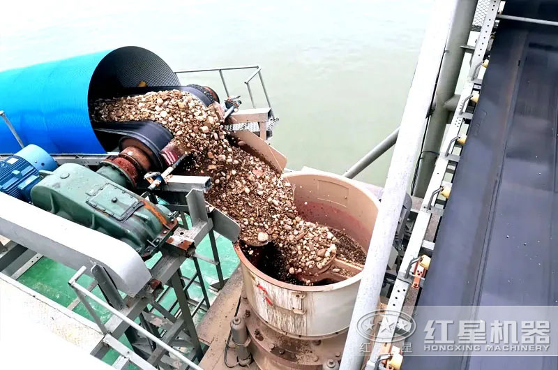 单缸圆锥破进料现场